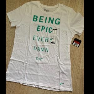 ✨ NWT | NIKE graphic workout Tee✨